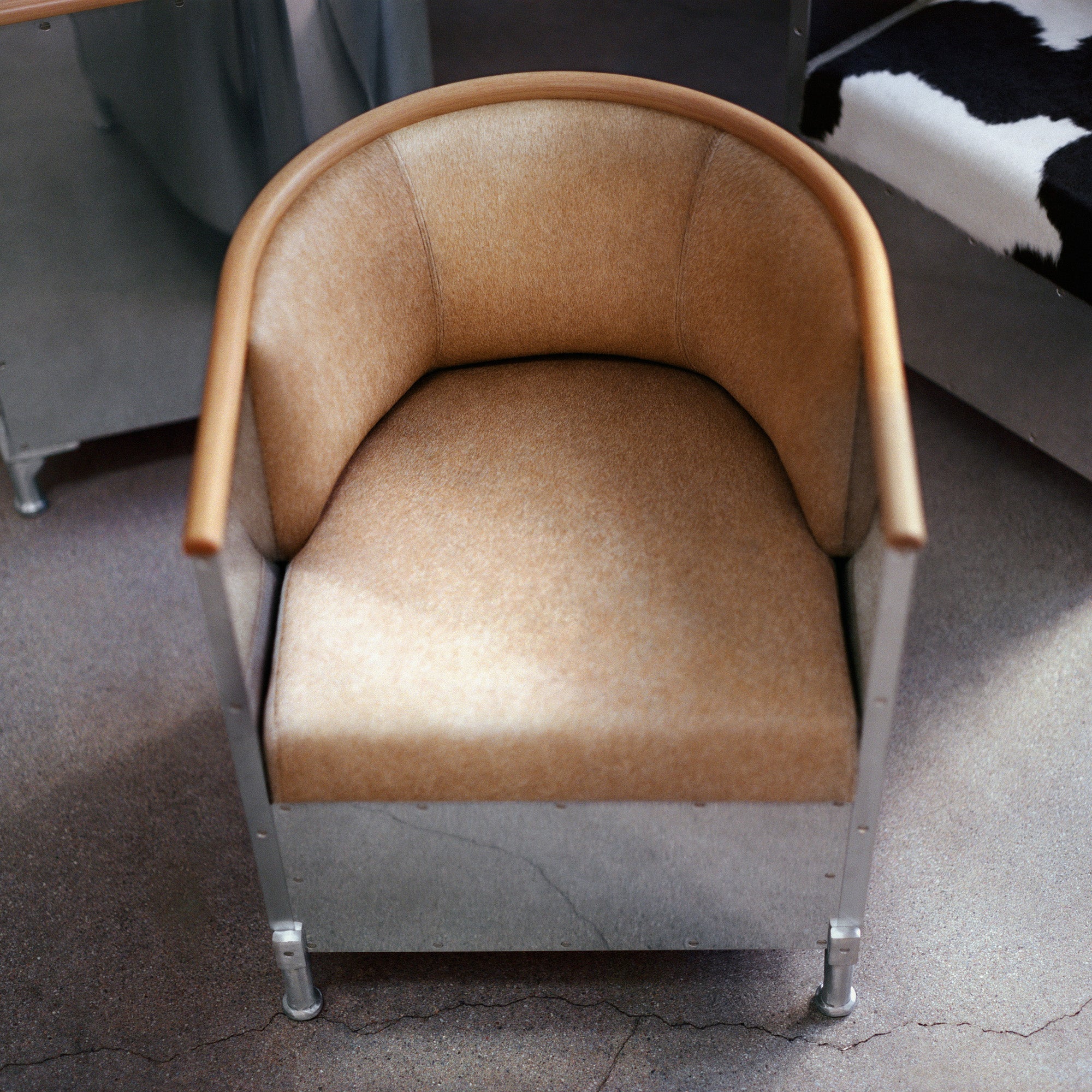 Aluminium Cowhide Exclusive Edition